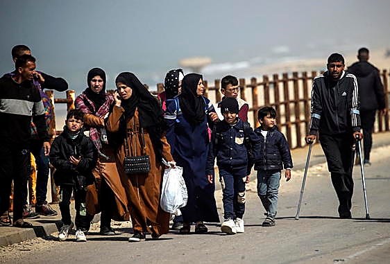 Israel presenta un plan para evacuar Rafah, donde la gente ya come pienso para no morir de hambre