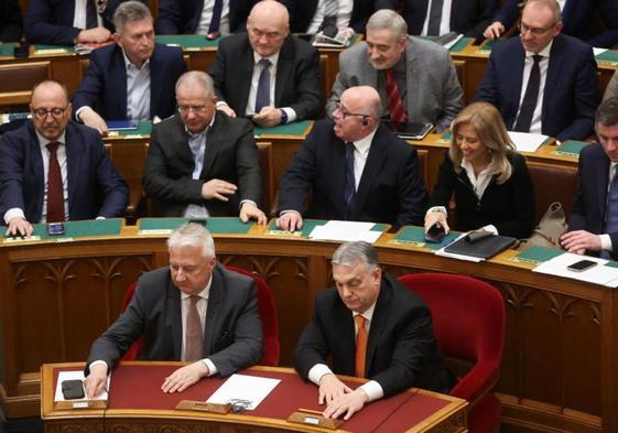 El primer ministro húngaro, Viktor Orbán, durante la votación en el Parlamento de Budapest a favor del ingreso de Suecia en la OTAN