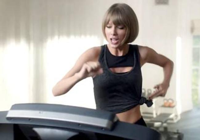 Taylor Swift en la cinta de correr.