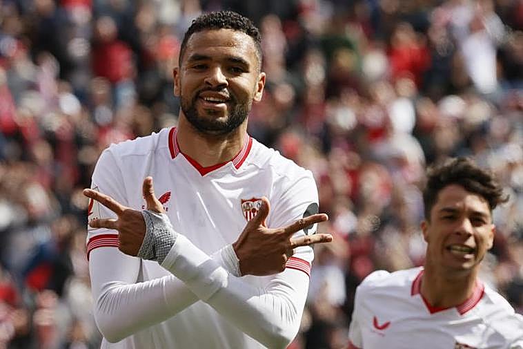 El Sevilla pasa por encima de la Real Sociedad