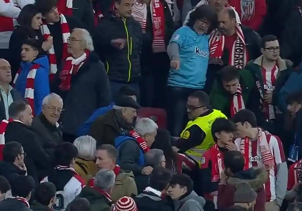 Fallece el socio del Athletic evacuado en la primera parte ante el Atlético