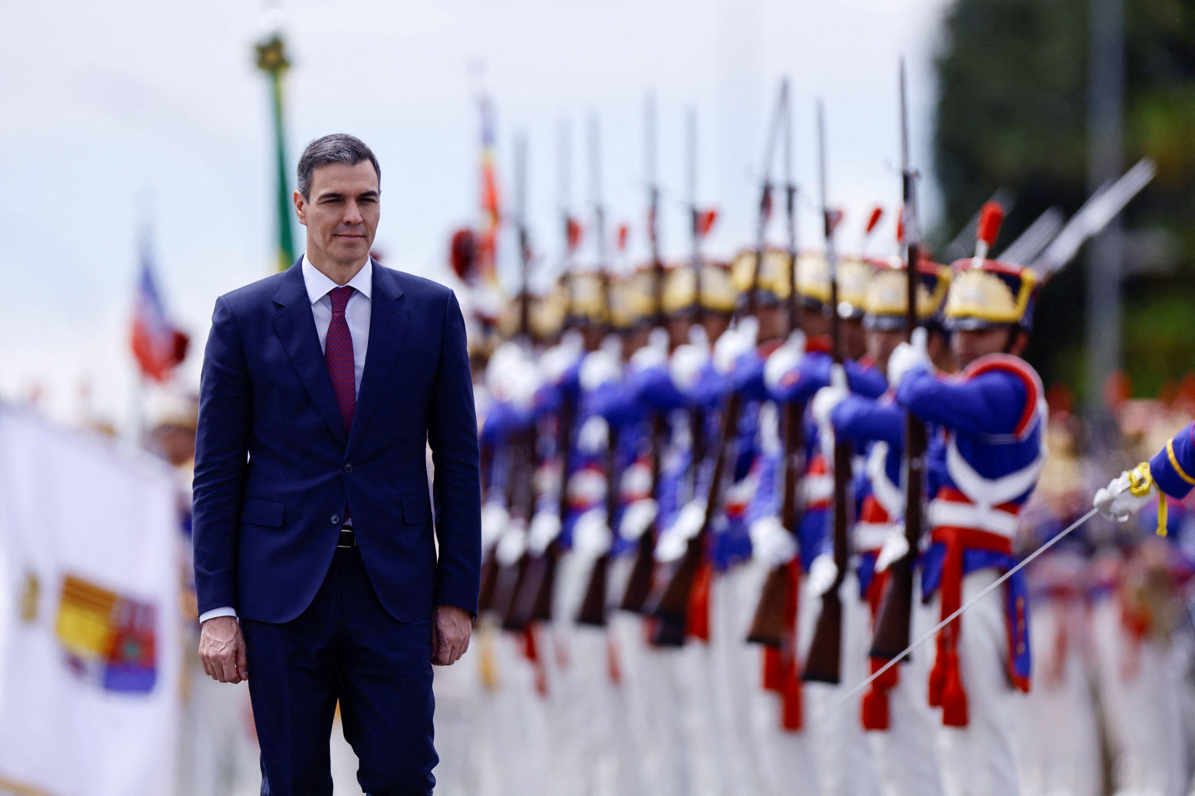 Sánchez cede y blinda a Puigdemont con una amnistía del terrorismo y la traición a la carta