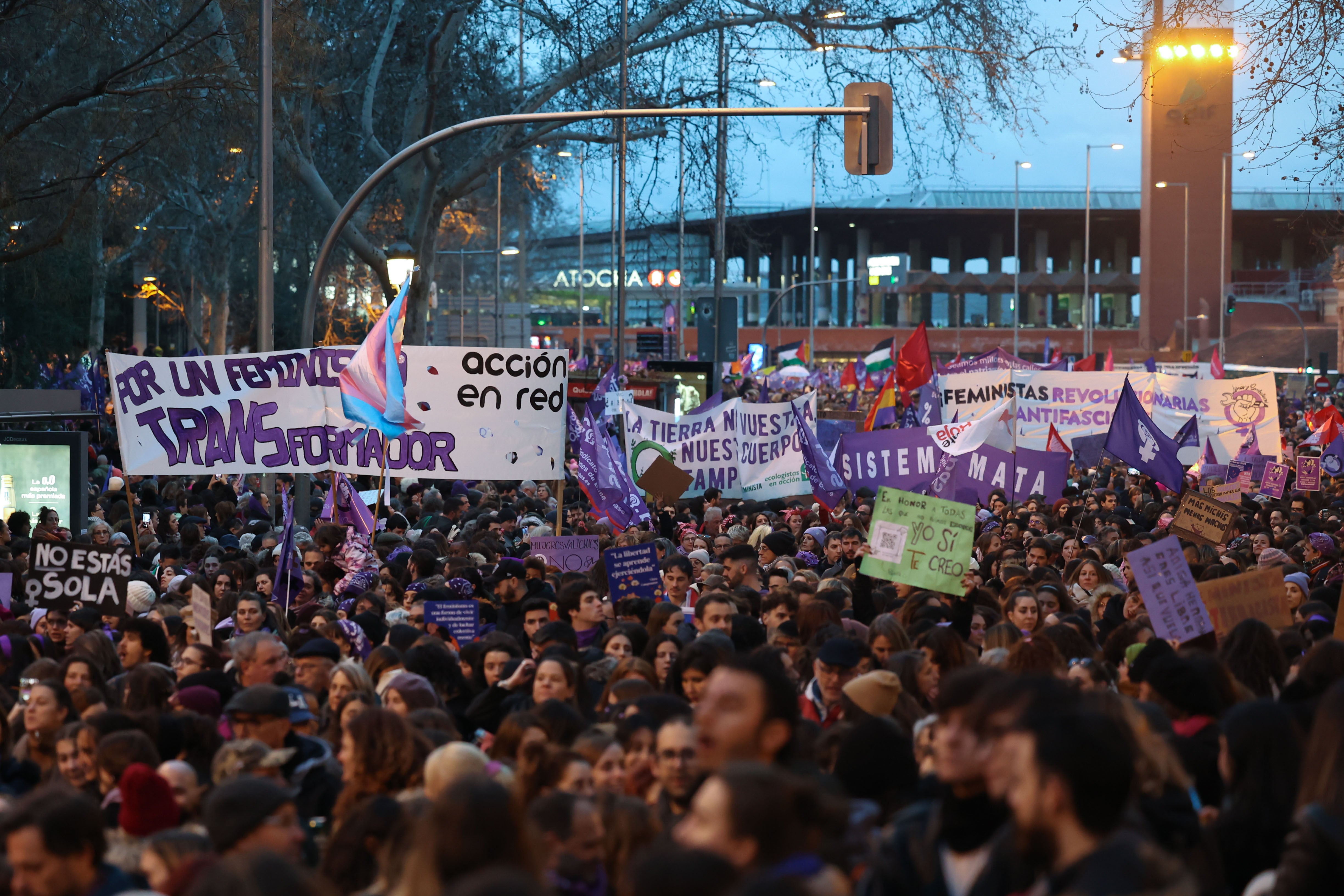 Comienzo de la manifestación que sale de la estación de Atocha en Madrid