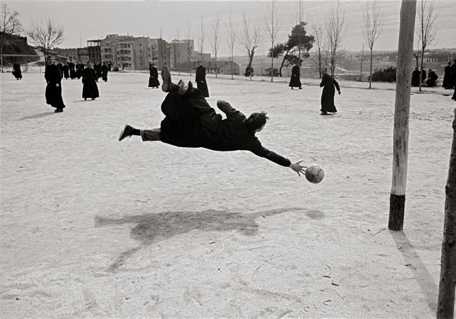 La legendaria fotografía de Ramón Masats.