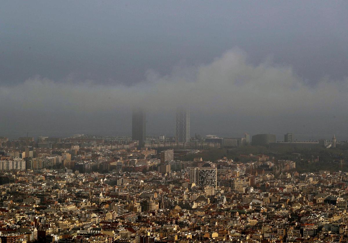 Barcelona en un episodio de contaminación en 2021.