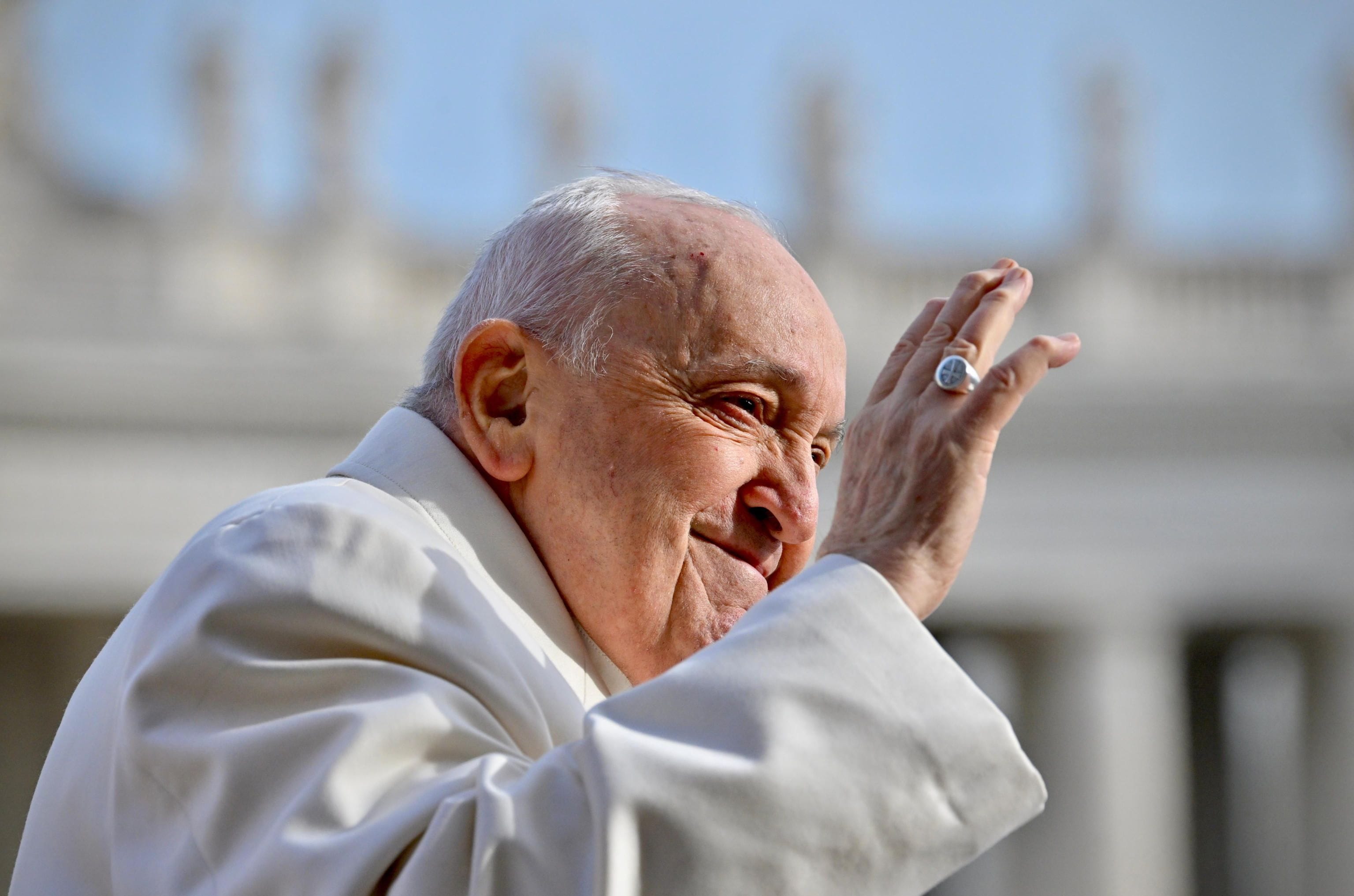 An autobiography of the Pope is published: his resignation, homosexuality and his 