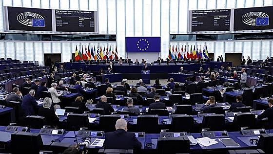 La Eurocámara debate incluir el aborto en la carta de Derechos de la UE