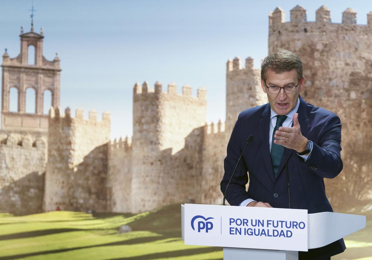 Alberto Núñez Feijóo interviene en un acto del PP el viernes en Ávila.