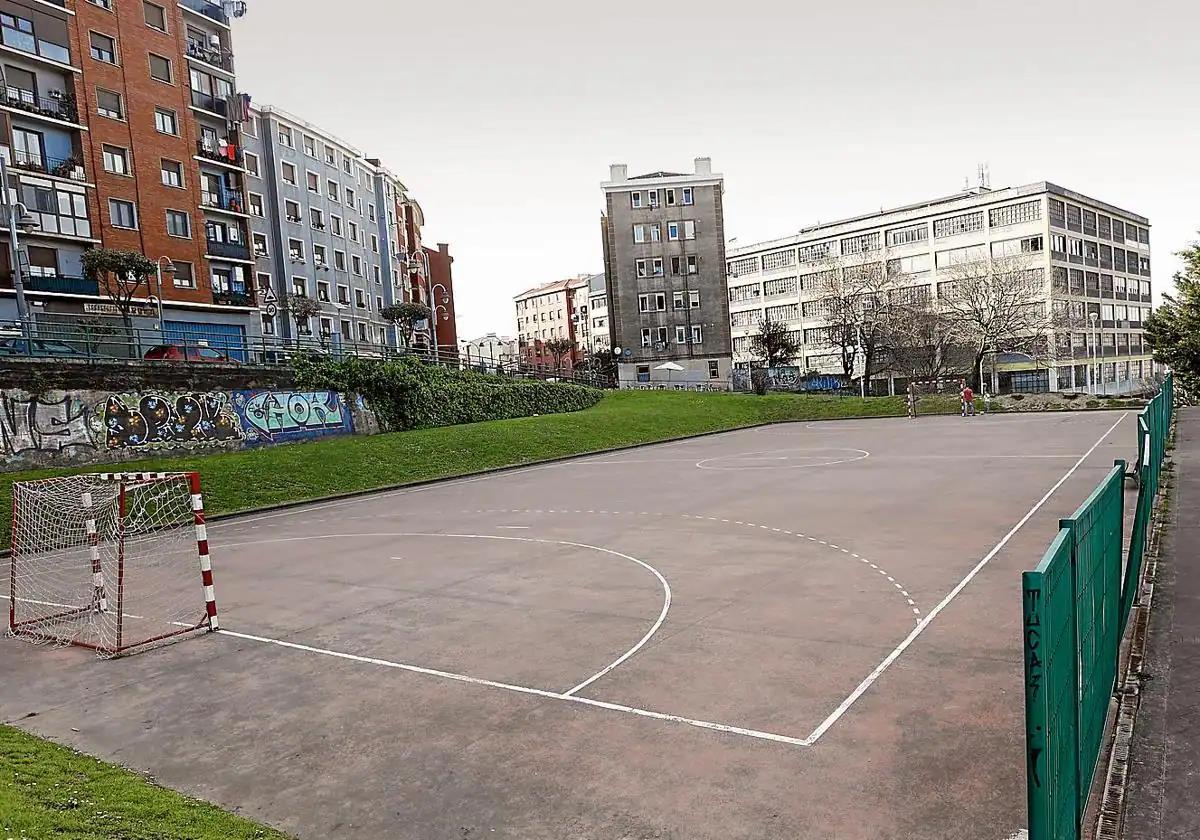 Cancha en la que quedaron los dos grupos para jugar un partido de fútbol.