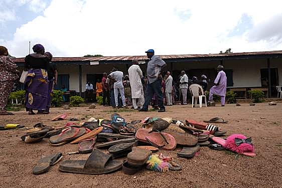 Nigeria, pendiente de la cuenta atrás por el secuestro de 280 escolares: «O pagan el rescate o matarán a todos»