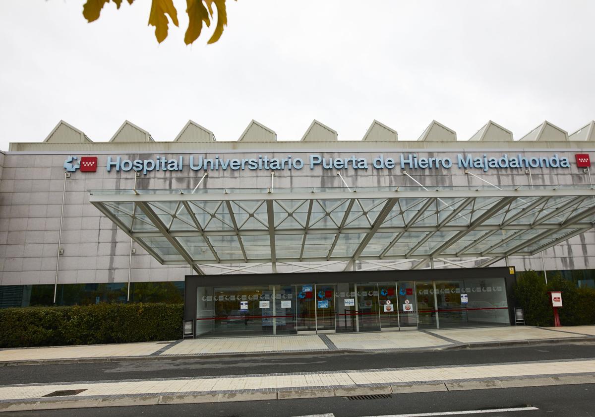 Entrada del Hospital Universitario Puerta de Hierro de Majadahonda.