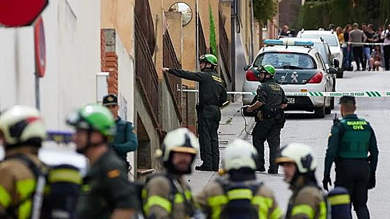La Guardia Civil desaloja al vecino atrincherado durante ocho horas en Granada