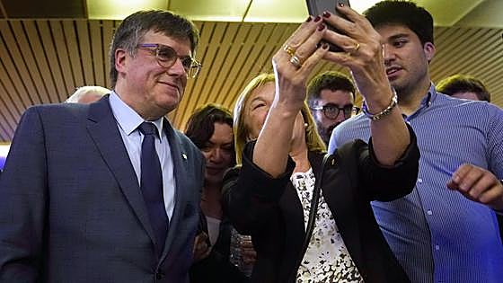 'Bienvenida republicana' en Elna y baño de masas