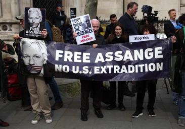 Assange logra retrasar su entrega hasta que EE UU garantice que no le condenará a muerte