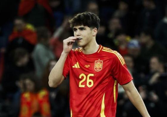 El defensa de la selección española Pau Cubarsí .