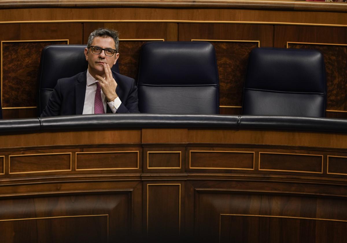 Félix Bolaños, en el Congreso, durante la votación de la ley de amnistía.