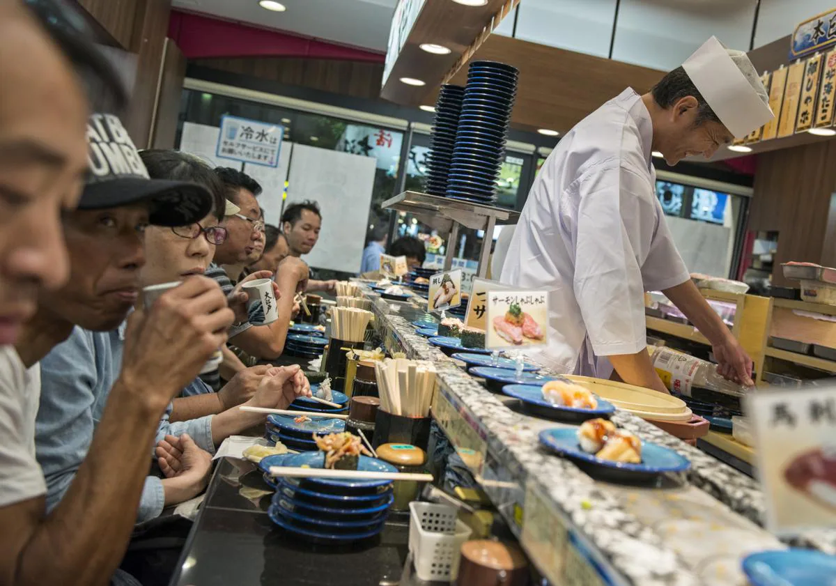 Imagen principal — Las ciudades concentran la mayoría de los turistas en Japón.