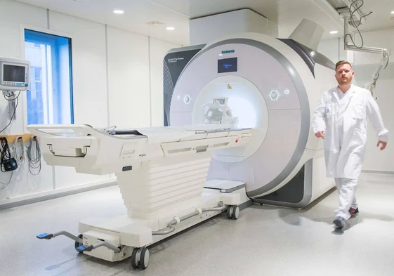 Escáner de resonancia magnética para tratar el cáncer de próstata.
