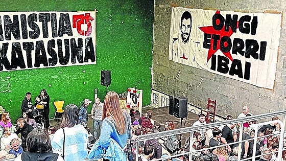 Procesan a 17 personas por el recibimiento a un preso etarra hace dos años