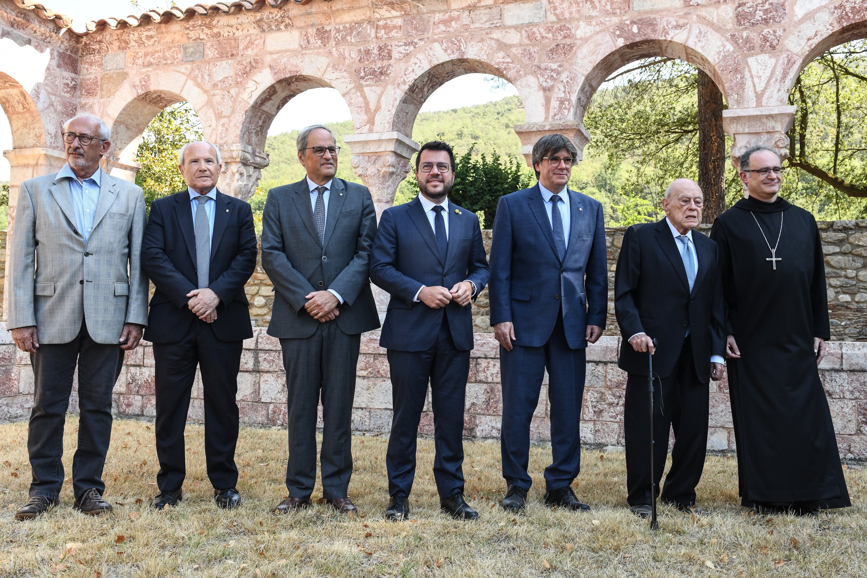 Aragonès y Puigdcemont, el pasado enagosto en un acto en Francia junto al resto de expresidentes de la Generalitat.