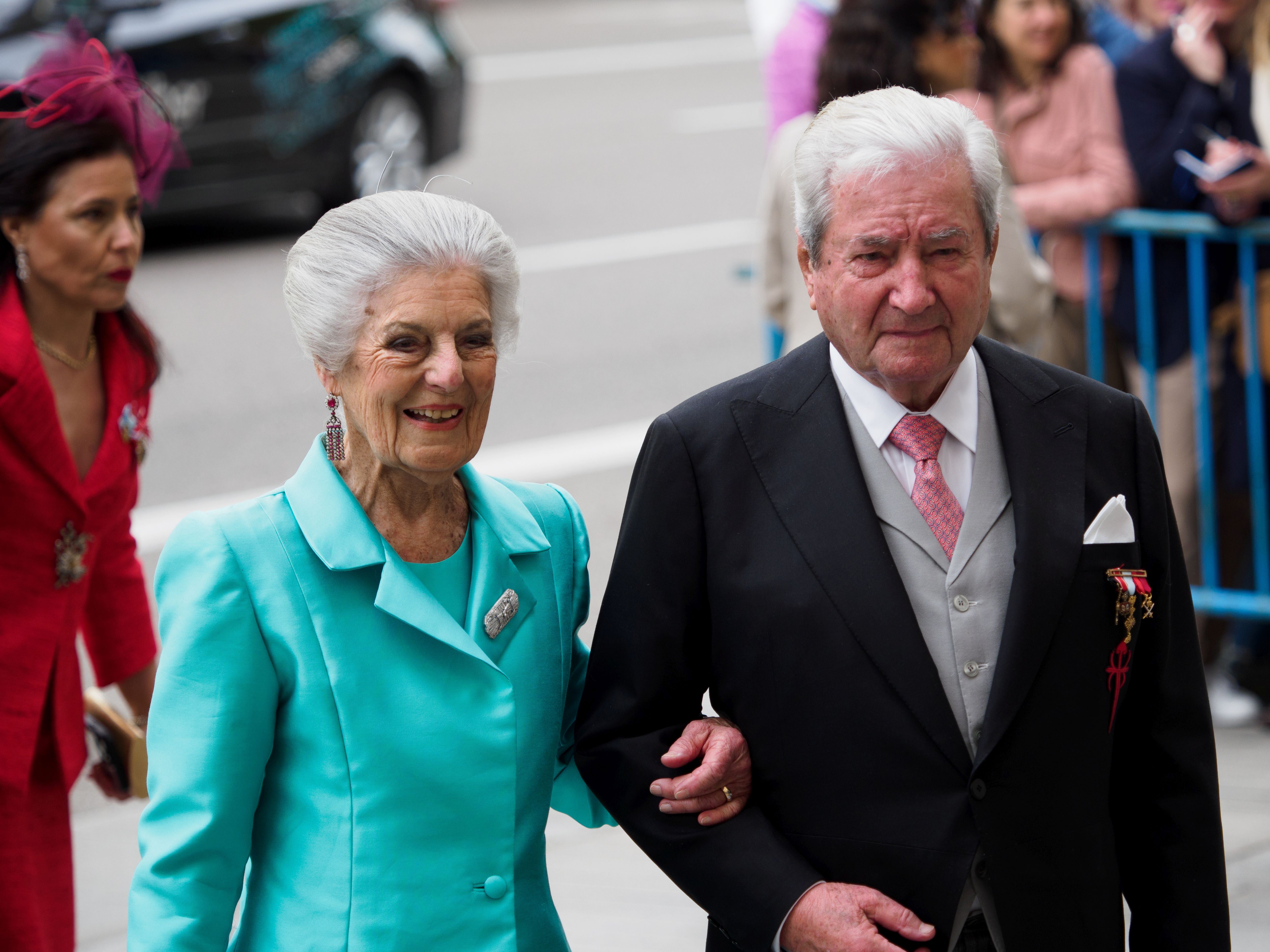 Los abuelos maternos de la novia, la princesa Teresa de Borbón-Dos Sicilias, prima de don Juan Carlos, e Íñigo Moreno de Arteaga. 