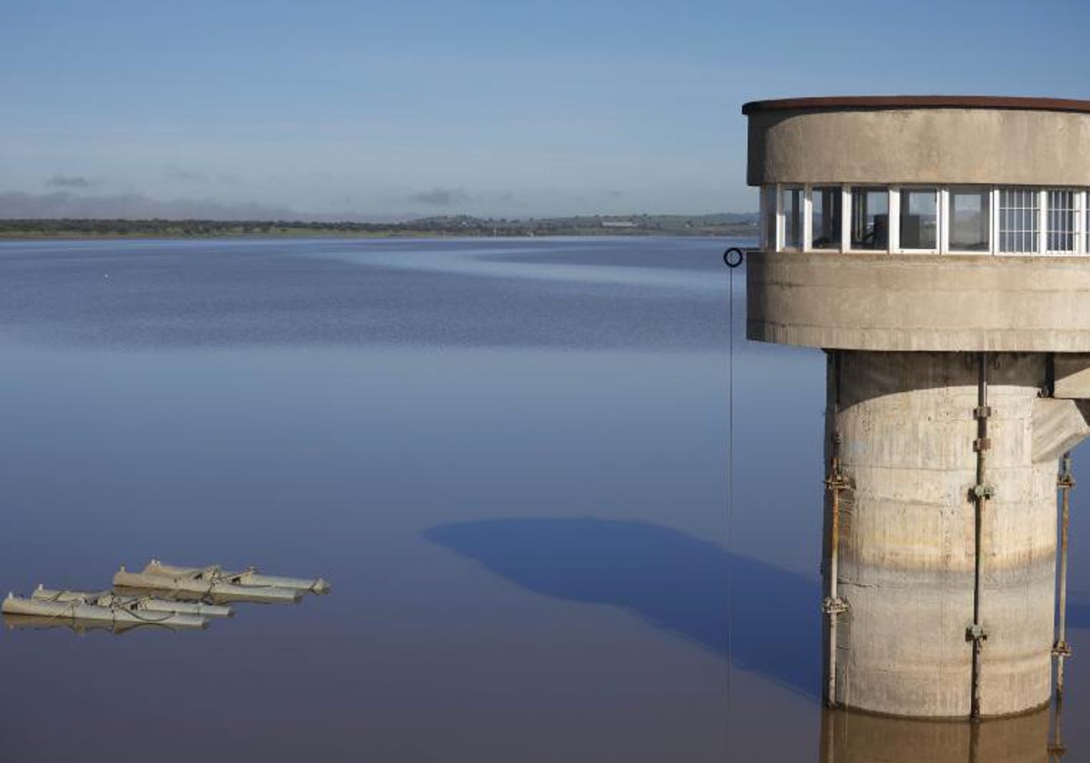 Vista del embalse de Sierra Boyera, en Córdoba, que hace un año estaba vacío y hoy se encuentra al 77% de su capacidad.