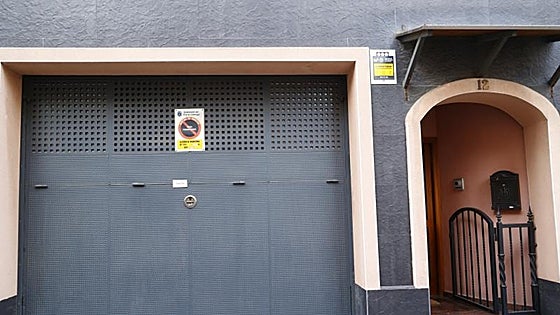 Un hombre mata a sus mellizos y a su mujer y luego se suicida