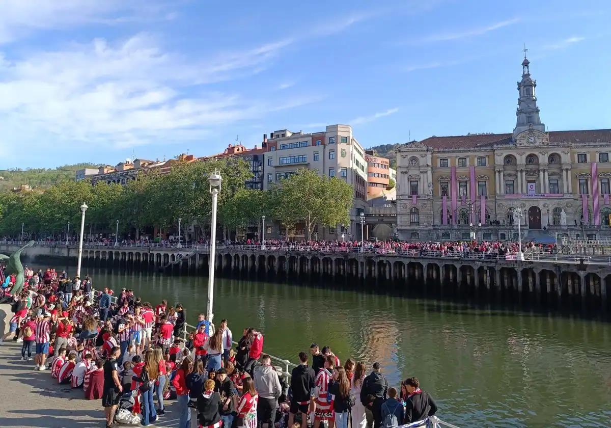 Las imágenes de la fiesta de la gabarra en Bilbao