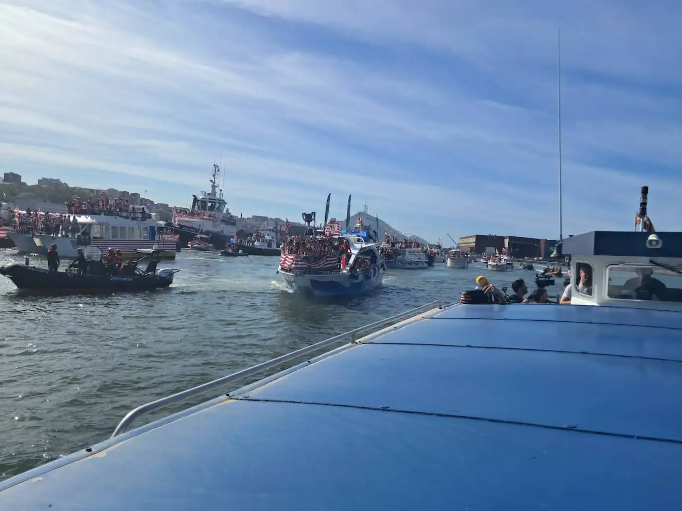 Las imágenes de la fiesta de la gabarra en Bilbao