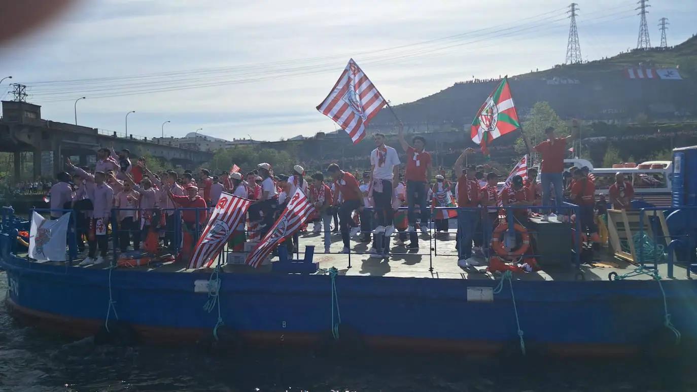 Las imágenes de la fiesta de la gabarra en Bilbao