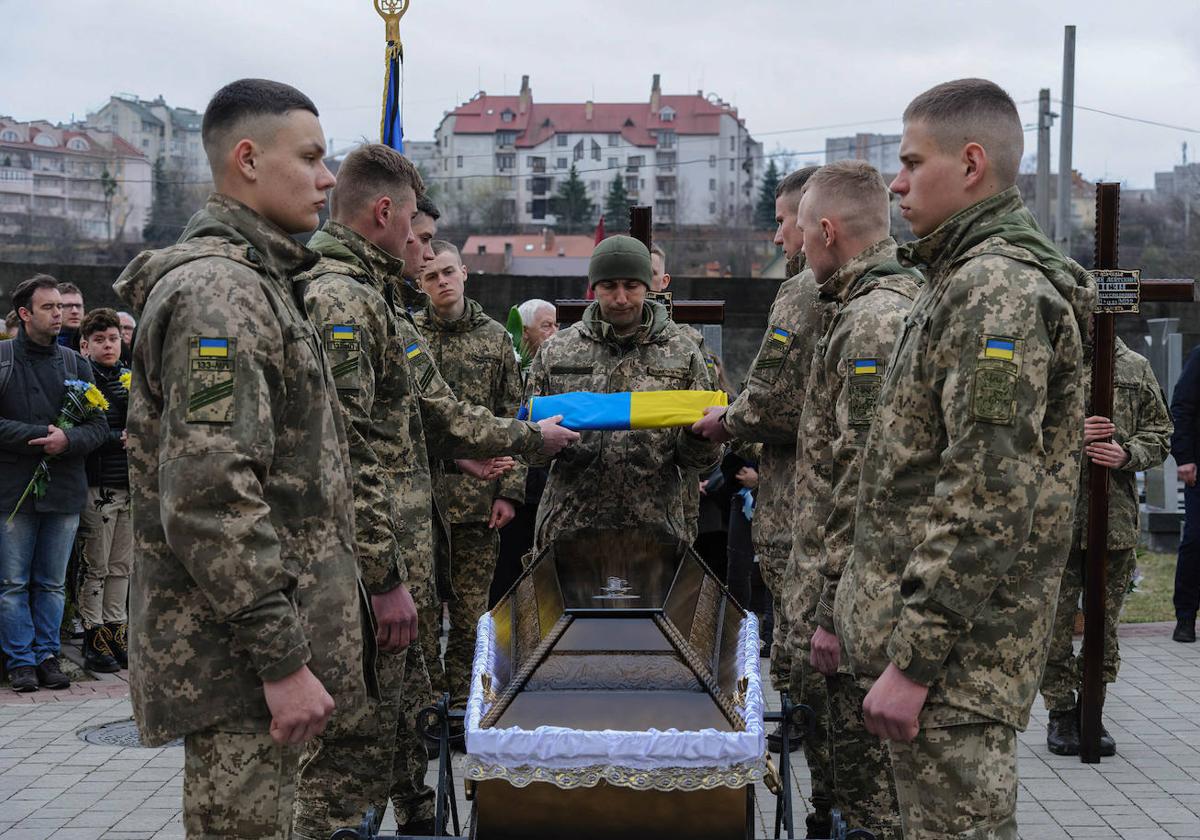 Ucrania y Rusia intercambian cadáveres de soldados caídos