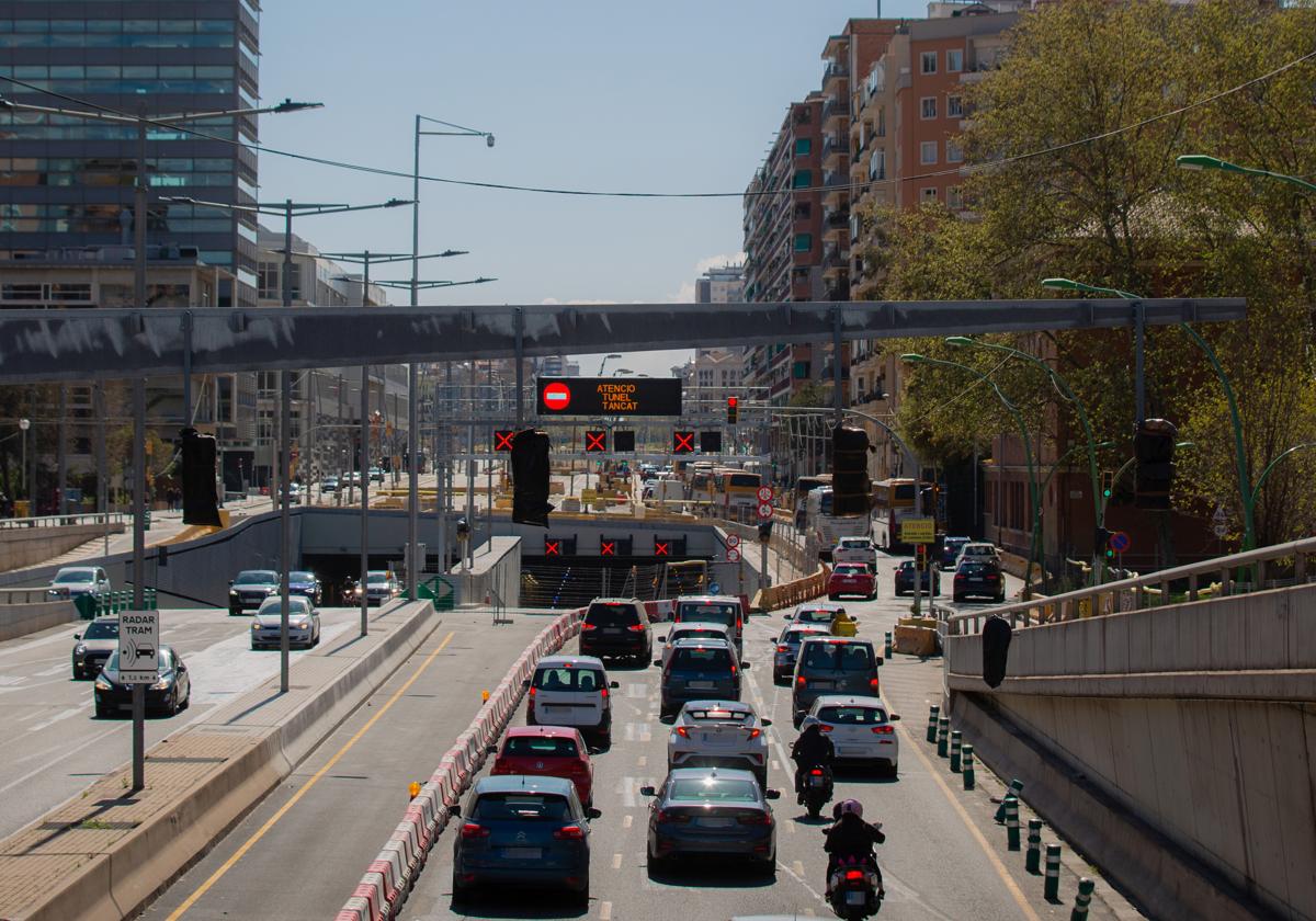 Túnel de Glòries en sentido Llobregat (de entrada a la ciudad)