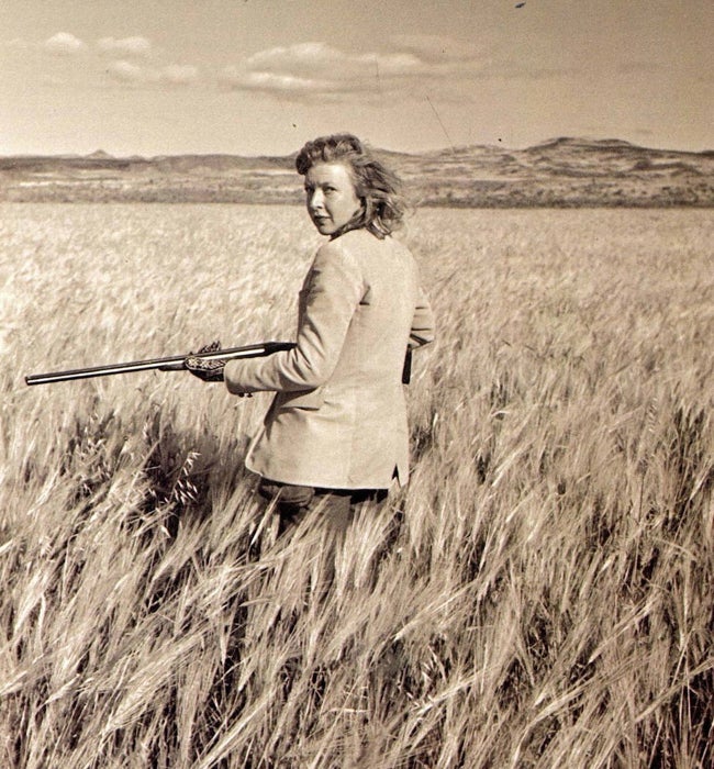 Martha Gellhorn de caza, un afición que compartió con Ernest Hemingway.