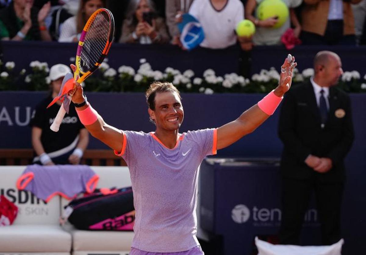 Nadal celebra su victoria ante Cobolli en el Godó.