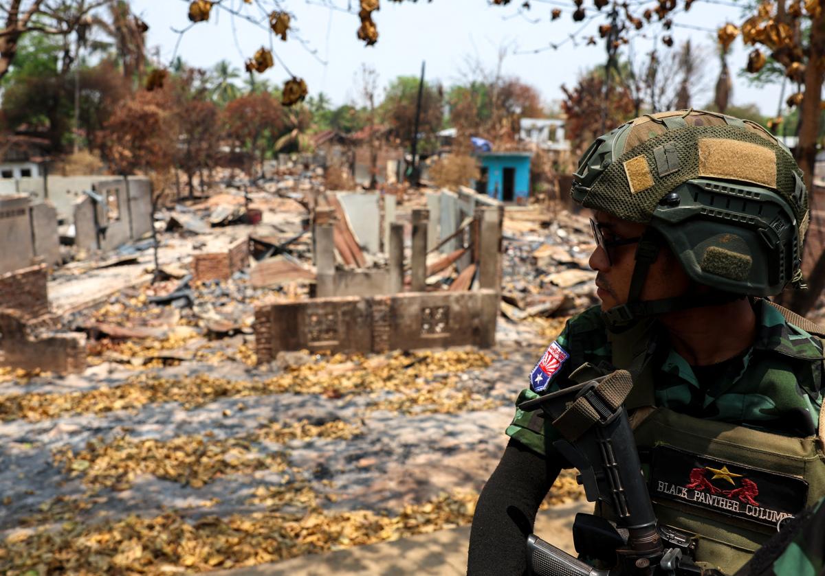 メイン画像 – ミャンマーは内戦の危機に瀕している。