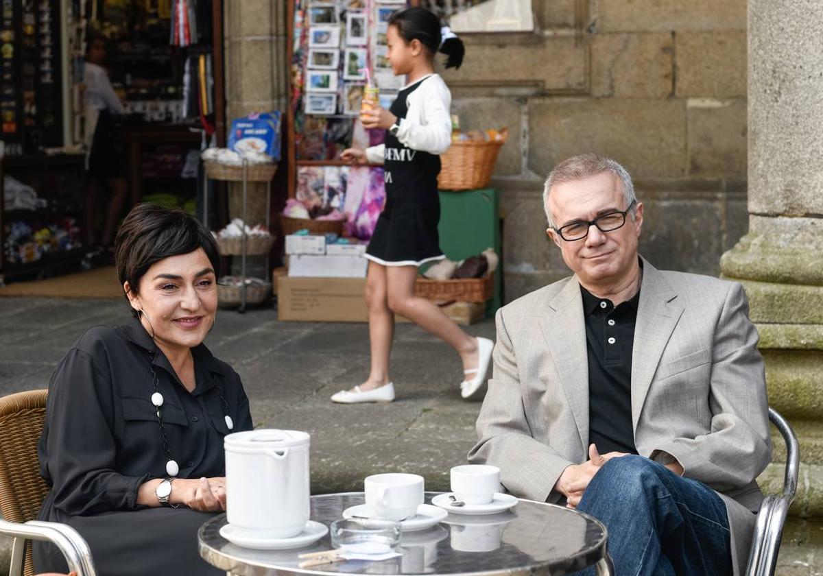 Candela Peña y Tristán Ulloa dan vida a Rosario Porto y Alfonso Basterra, padres de la pequeña Asunta (en el fondo, Iris Wu).