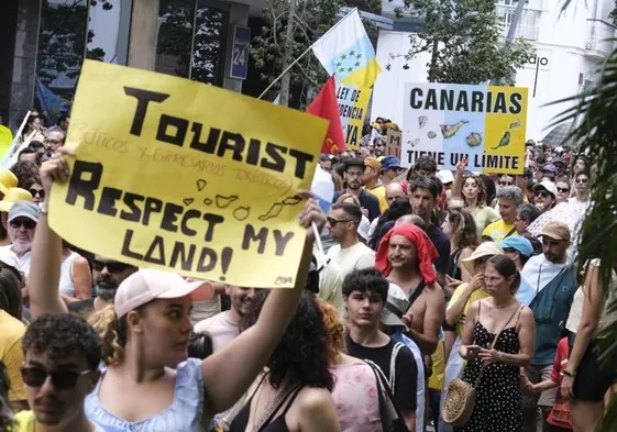 Protestas en las calles de Santa Cruz de Tenerife.