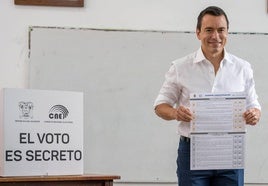 En el 2003, el expresidente Guillermo Lasso planteó la misma pregunta y el resultado fue negativo.