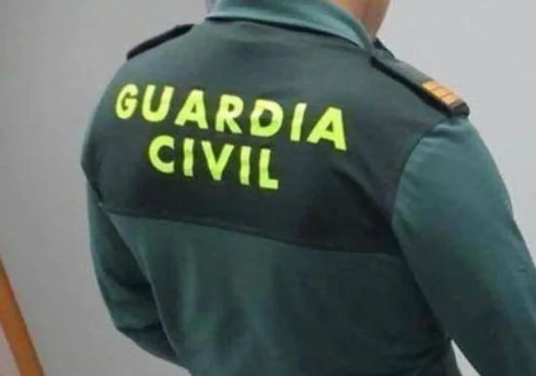 Muere un guardia civil en un registro tras ceder una planta de una nave industrial en Madrid