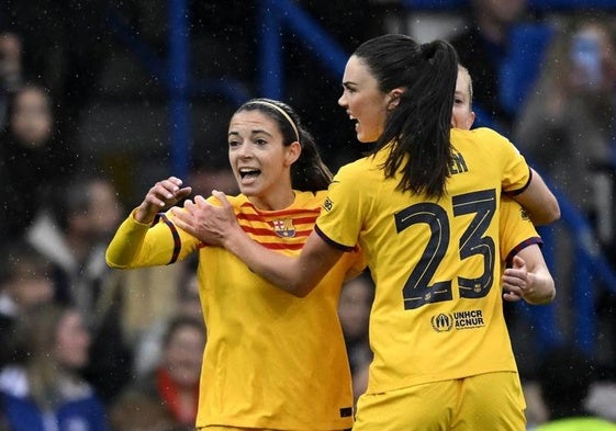 Aitana Bonmatí celebra junto a Engen su gol al Chelsea.