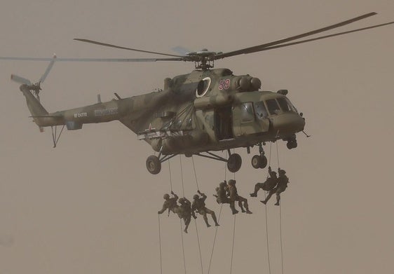 Militares rusos participan en las maniobras estratégicas Cáucaso.