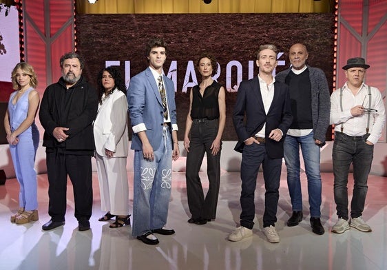 El reparto de 'El marqués' posa durante la presentación de la serie.