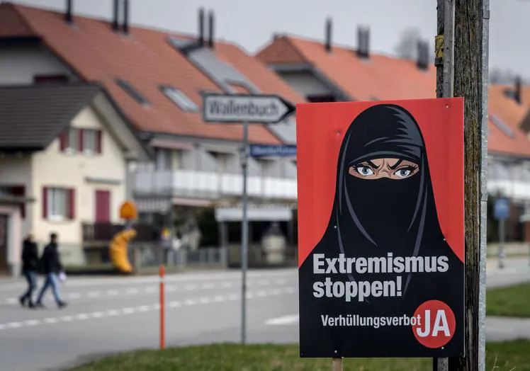 瑞士的反穆斯林海报。