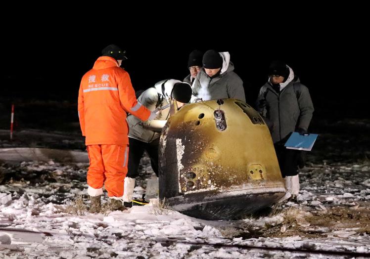 El Chang'e-5 llegó a la Tierra con muestras de la luna.