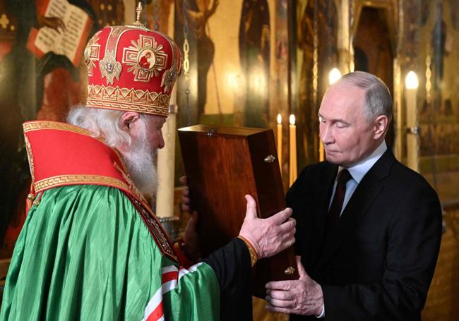 Putin, este lunes junto al Patriarca Kirill.