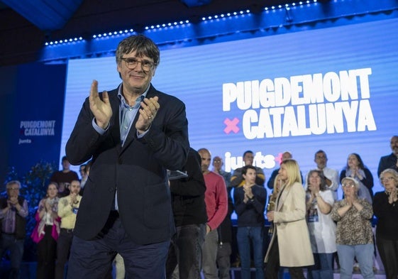 El expresidente de la Generalitat y cabeza de lista de JxCat, Carles Puigdemont en la localidad francesa de Argelès-sur-Mer