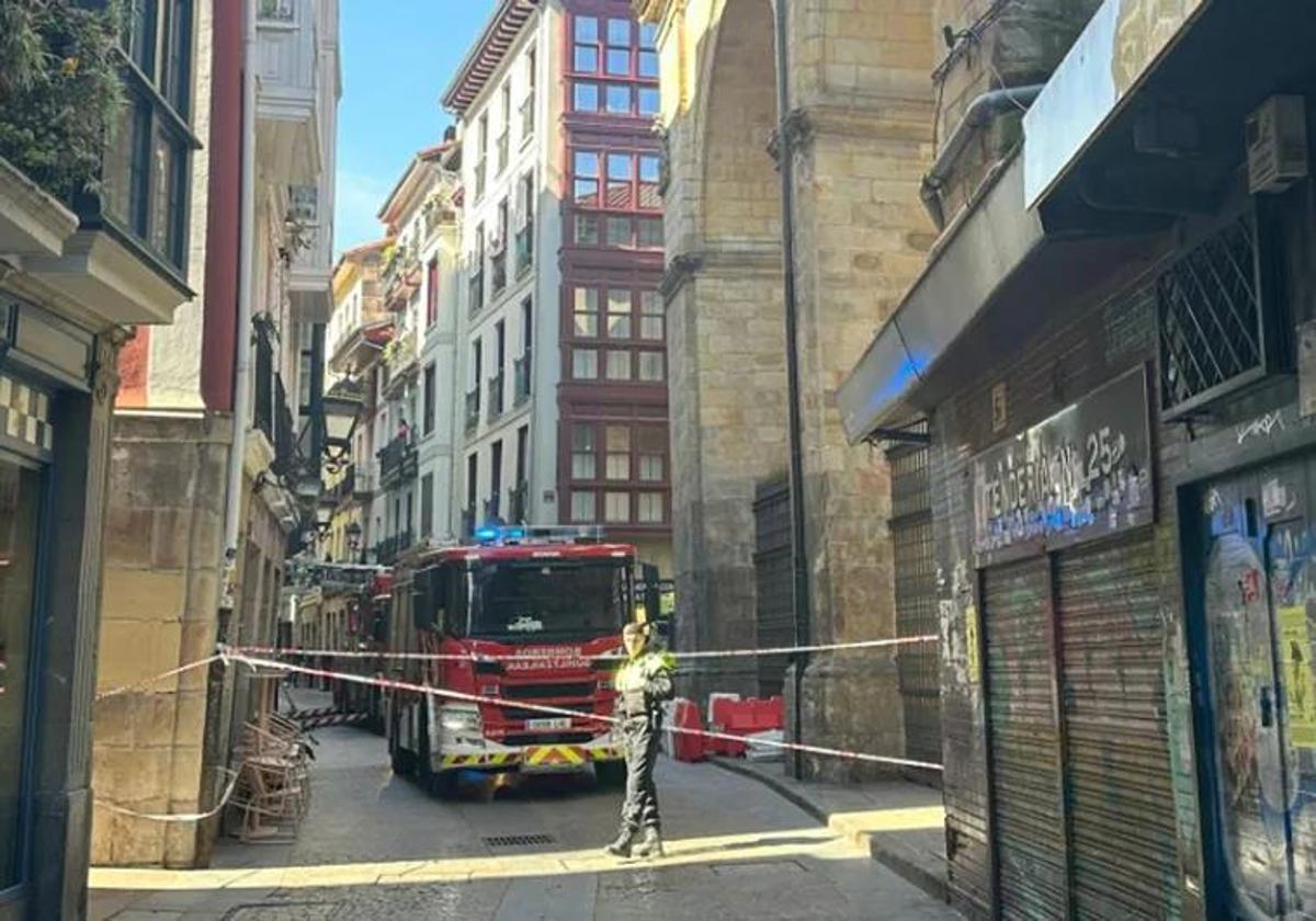 Dos camiones de Bomberos se han desplazado hasta el lugar del accidente.