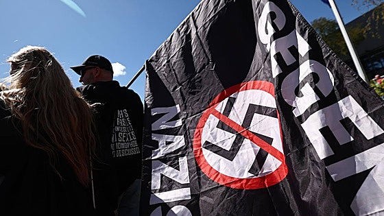 La violencia política se extiende en Alemania al ser golpeados en Stuttgart dos diputados regionales de AfD