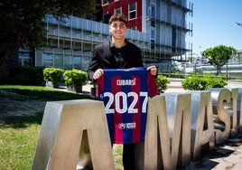 El Barça se asegura a Cubarsí hasta 2027