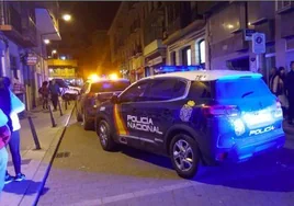 Intervención policial en la calle Villalpando de Zamora durante el tiroteo.